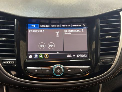 Used 2022 Chevrolet Trax LT w/ LT Convenience Package FWD image 19