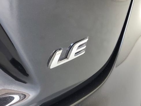 Used 2020 Toyota Corolla LE image 10