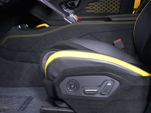 Used 2024 Lamborghini Urus Performante image 24