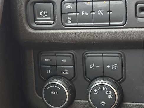 Used 2023 Chevrolet Tahoe LS image 27