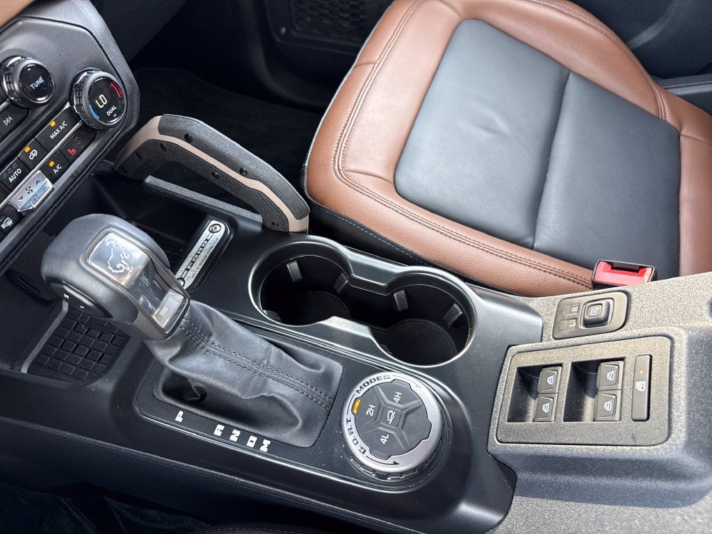 Used 2024 Ford Bronco Outer Banks AWD/4WD image 25