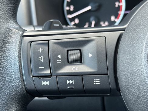 Used 2024 Nissan Rogue SV image 26