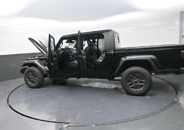 New 2026 Jeep Gladiator Sport AWD/4WD image 31