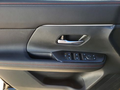 New 2026 Nissan Kicks SR image 18