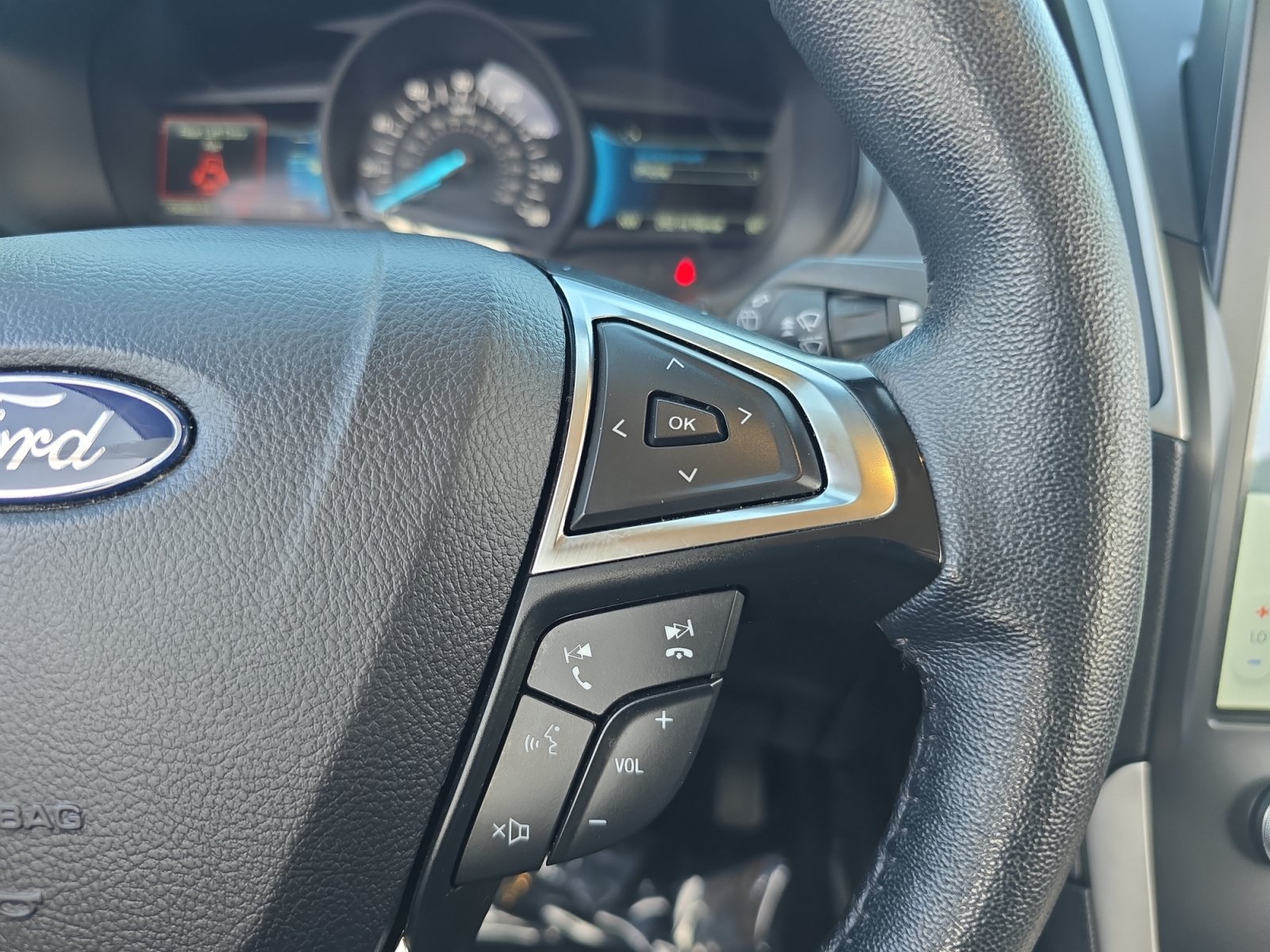 Used 2024 Ford Edge SEL AWD/4WD image 22