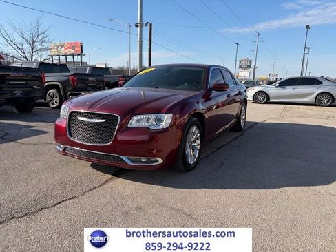 Used 2021 Chrysler 300 Touring L RWD image 1