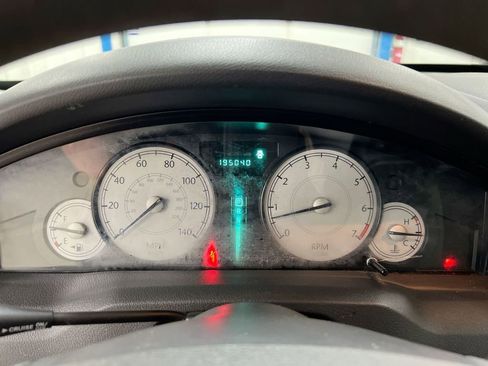 Used 2006 Chrysler 300 image 7