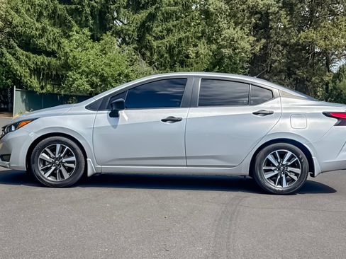 Used 2024 Nissan Versa S w/ S Plus Package FWD image 8