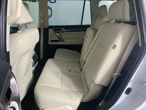 Used 2020 Lexus GX 460 Premium w/ Premium Package image 33