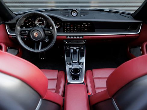 Certified 2025 Porsche 911 Turbo image 18