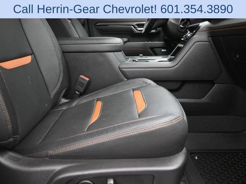 Used 2024 GMC Sierra 2500 AT4 w/ AT4 Premium Plus Package AWD/4WD image 27