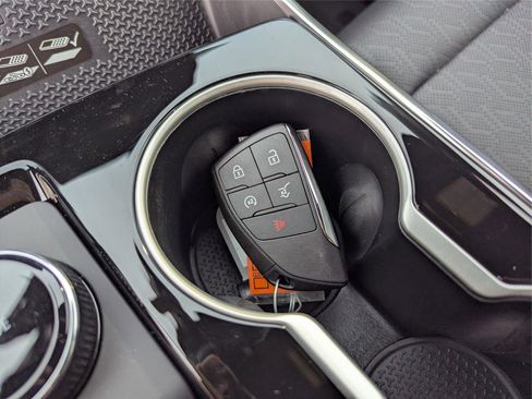 New 2026 Chevrolet Equinox LT w/ Convenience Package II image 17