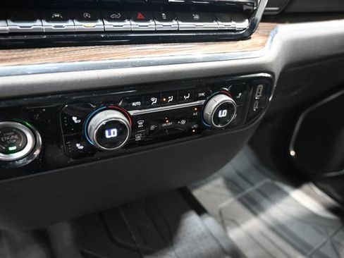Used 2023 Chevrolet Silverado 1500 LT AWD/4WD image 18