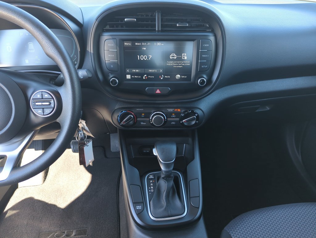 Used 2025 Kia Soul LX FWD image 27