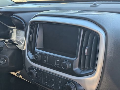 Used 2020 GMC Canyon SLE w/ Driver Alert Package image 8