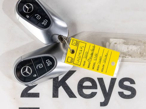 Used 2025 Mercedes-Benz S 580 4MATIC Sedan image 19