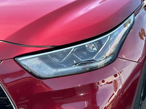 Used 2021 Toyota Highlander Platinum image 11