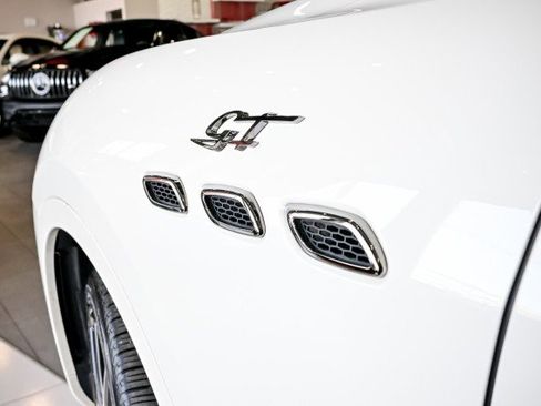 Used 2022 Maserati Levante GT image 42