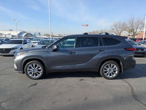 Used 2023 Toyota Highlander Limited image 9