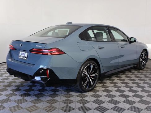 Used 2026 BMW 530i w/ M Sport Package RWD image 2
