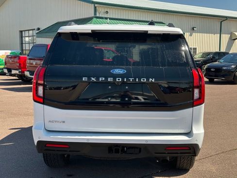 Used 2025 Ford Expedition Active AWD/4WD image 39