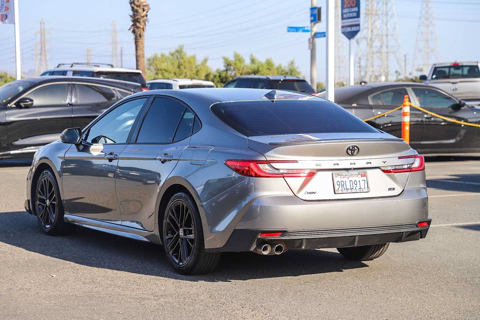 Used 2025 Toyota Camry SE w/ Multimedia Upgrade Package FWD image 9