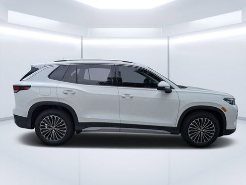New 2026 Volkswagen Tiguan S FWD image 2