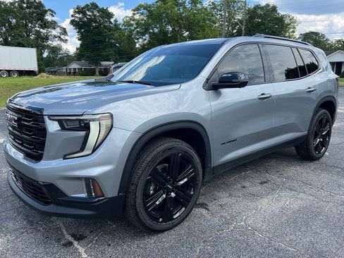 Used 2025 GMC Acadia Elevation w/ Elevation Premium Package FWD image 11