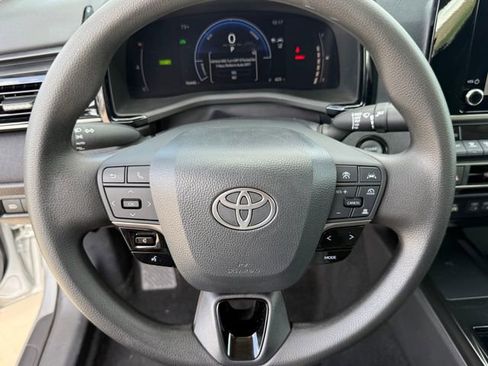 Used 2026 Toyota Camry LE FWD image 13