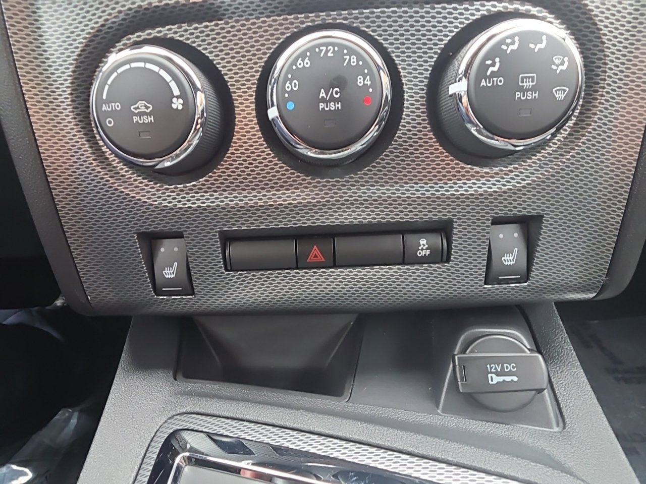 Used 2011 Dodge Challenger R/T RWD image 24