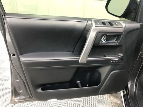 Used 2016 Toyota 4Runner Limited AWD/4WD image 13