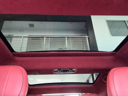 Used 2023 Bentley Flying Spur Plug-In Hybrid image 60