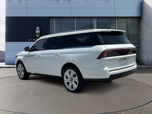 Used 2025 Lincoln Navigator L Reserve AWD/4WD image 3