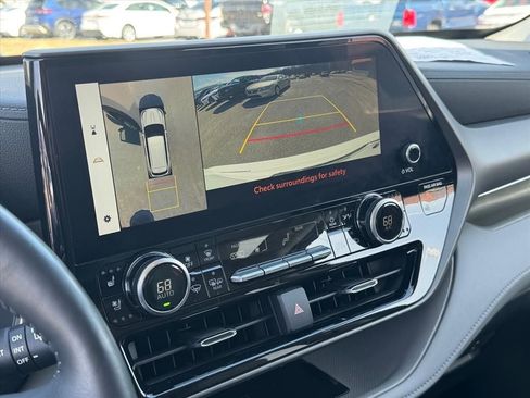 Used 2023 Toyota Highlander Limited image 25