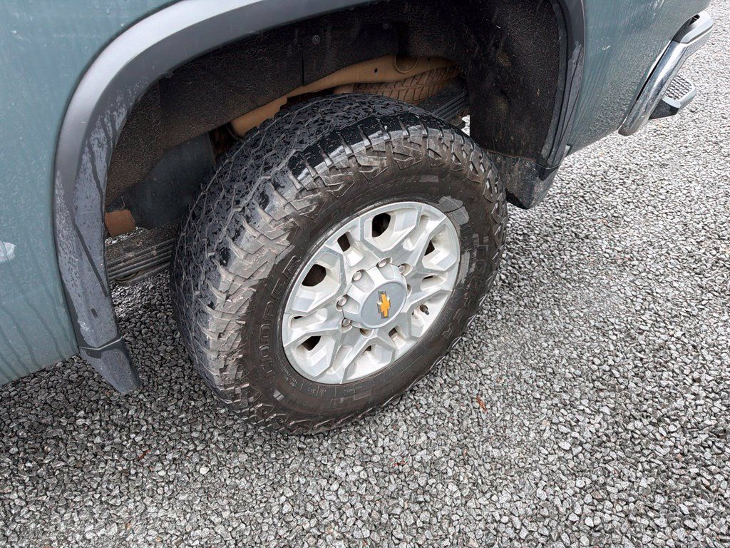 Used 2025 Chevrolet Silverado 2500 LT w/ All Star Edition AWD/4WD image 12