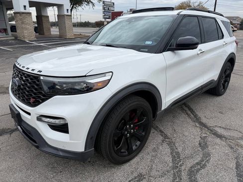 Used 2020 Ford Explorer ST w/ ST Street Pack image 3