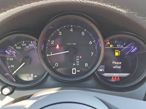Certified 2025 Porsche Macan AWD/4WD image 30