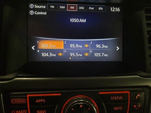 Used 2020 Nissan Pathfinder SL image 25