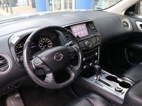 Used 2018 Nissan Pathfinder SL AWD/4WD image 9