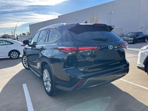 Used 2022 Toyota Highlander Limited image 6