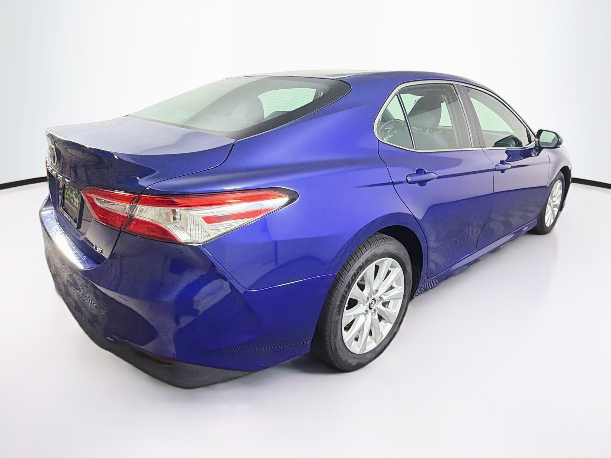 Used 2018 Toyota Camry LE FWD image 9