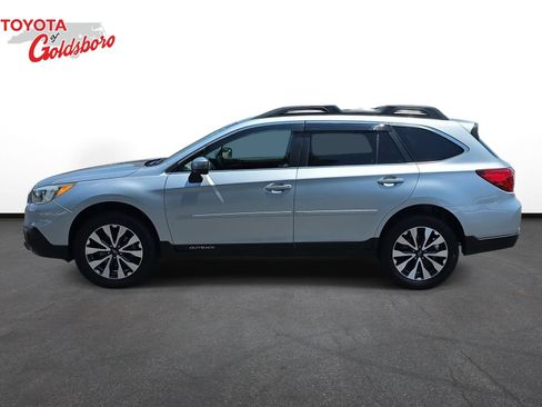 Used 2017 Subaru Outback 2.5i Limited AWD/4WD image 8
