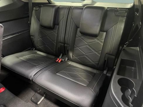 Used 2025 Volkswagen Atlas SE AWD/4WD image 27
