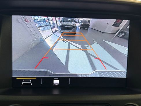 Used 2022 Chevrolet Colorado Z71 w/ Safety Package image 24