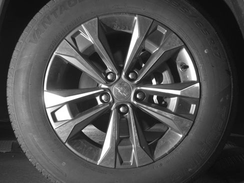 Used 2025 Chevrolet Equinox LT FWD image 13