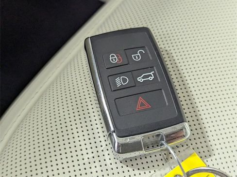 Used 2023 Land Rover Range Rover SE image 22