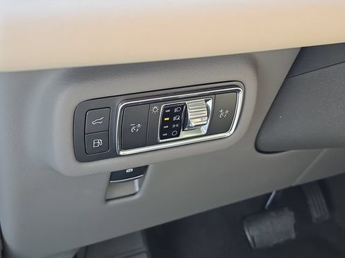 Used 2025 Lincoln Nautilus Reserve AWD/4WD image 13