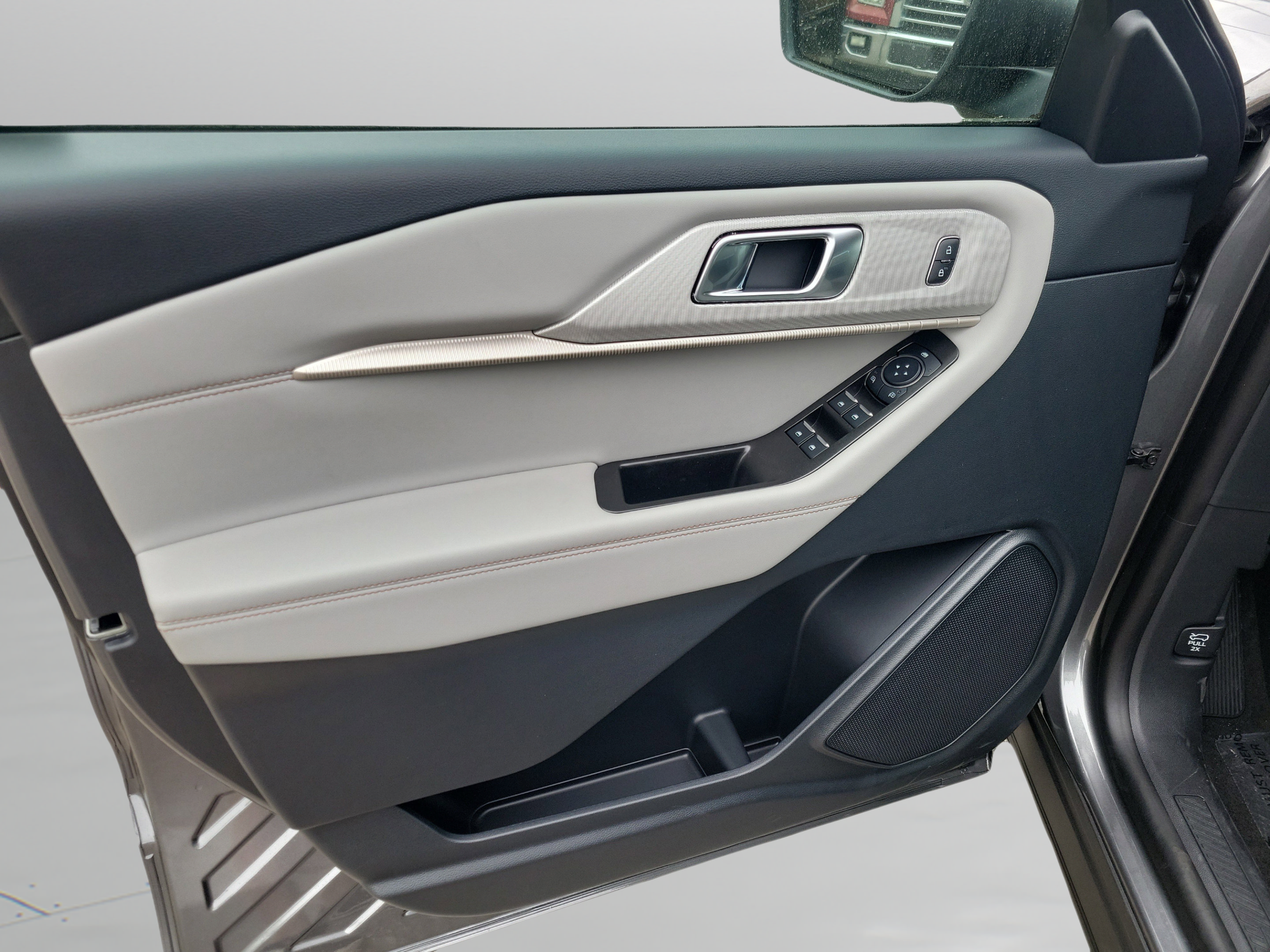 New 2026 Ford Explorer Active w/ Active Comfort Package RWD image 5