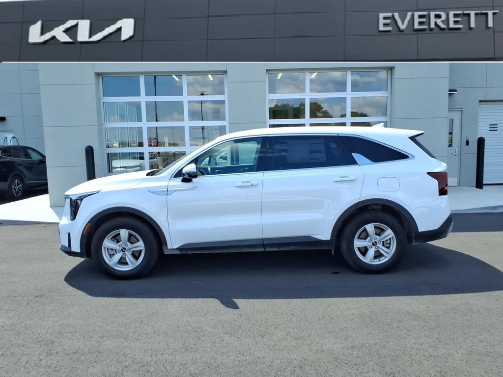 Certified 2026 Kia Sorento LX FWD image 4