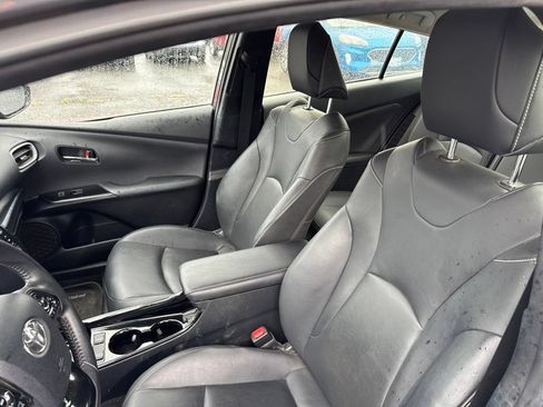 Used 2020 Toyota Prius Prime XLE FWD image 4